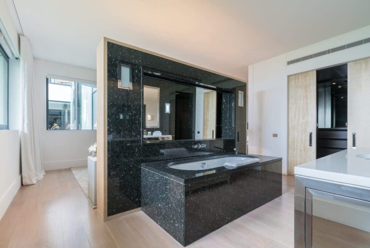 Honeymoon planning, Villa O