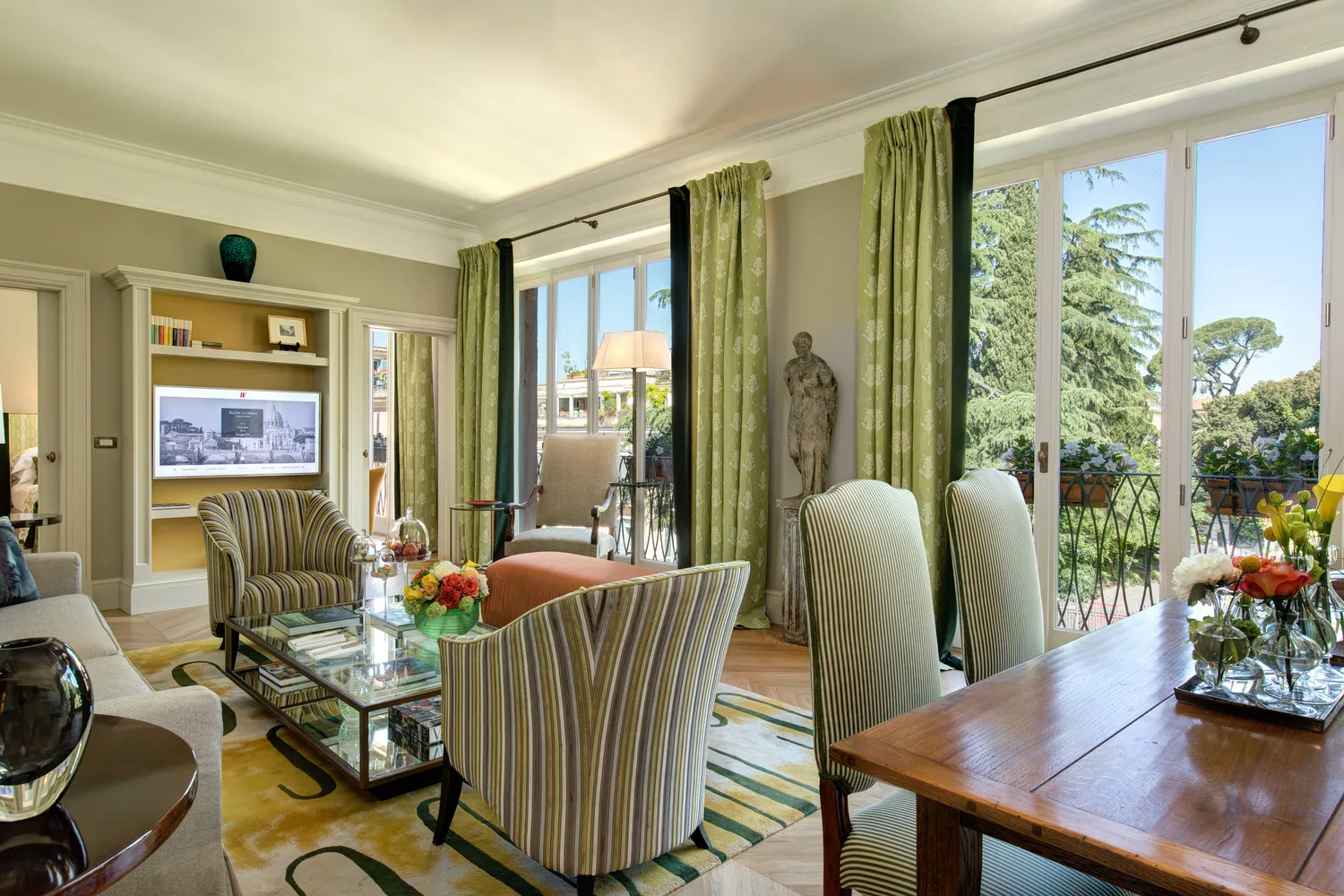 Luxurious suite at Hotel De Russie in Rome, ideal for a destination wedding.