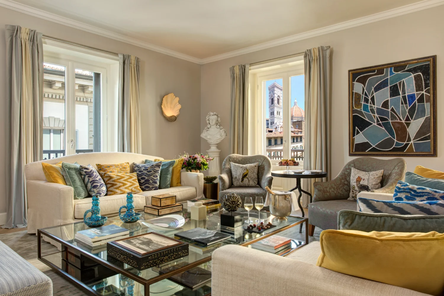 Luxurious living room in a Florence hotel, overlooking the Duomo. Perfect for a romantic honeymoon in Italy.
