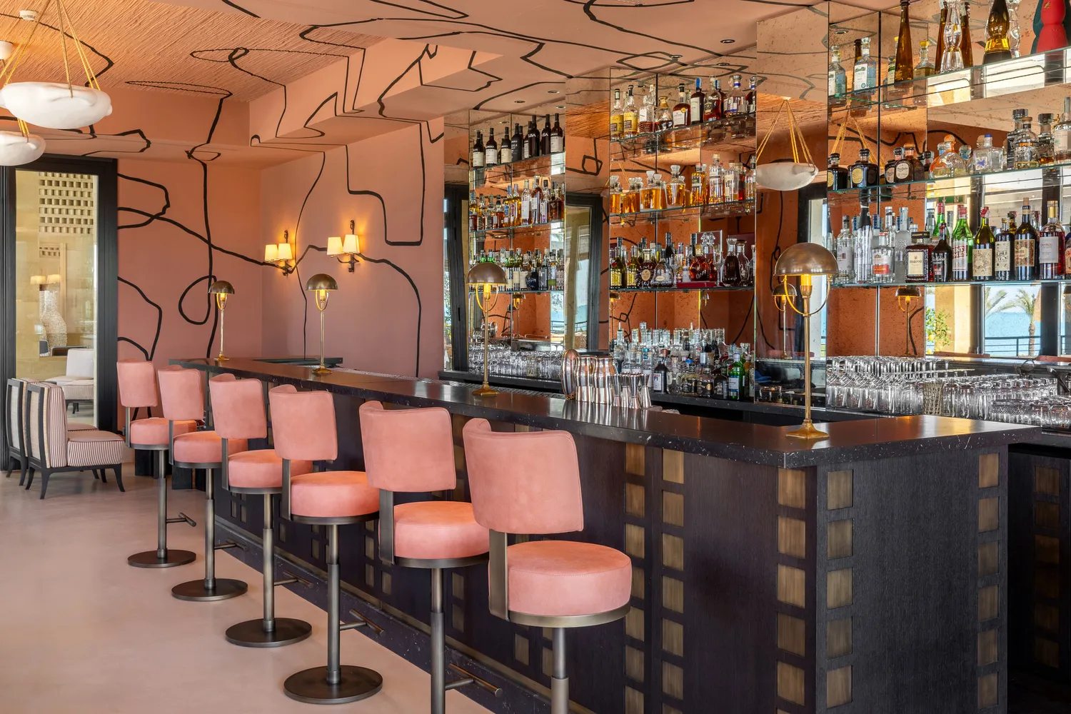 Elegant bar at Verdura Resort in Sicily, perfect for a destination wedding.