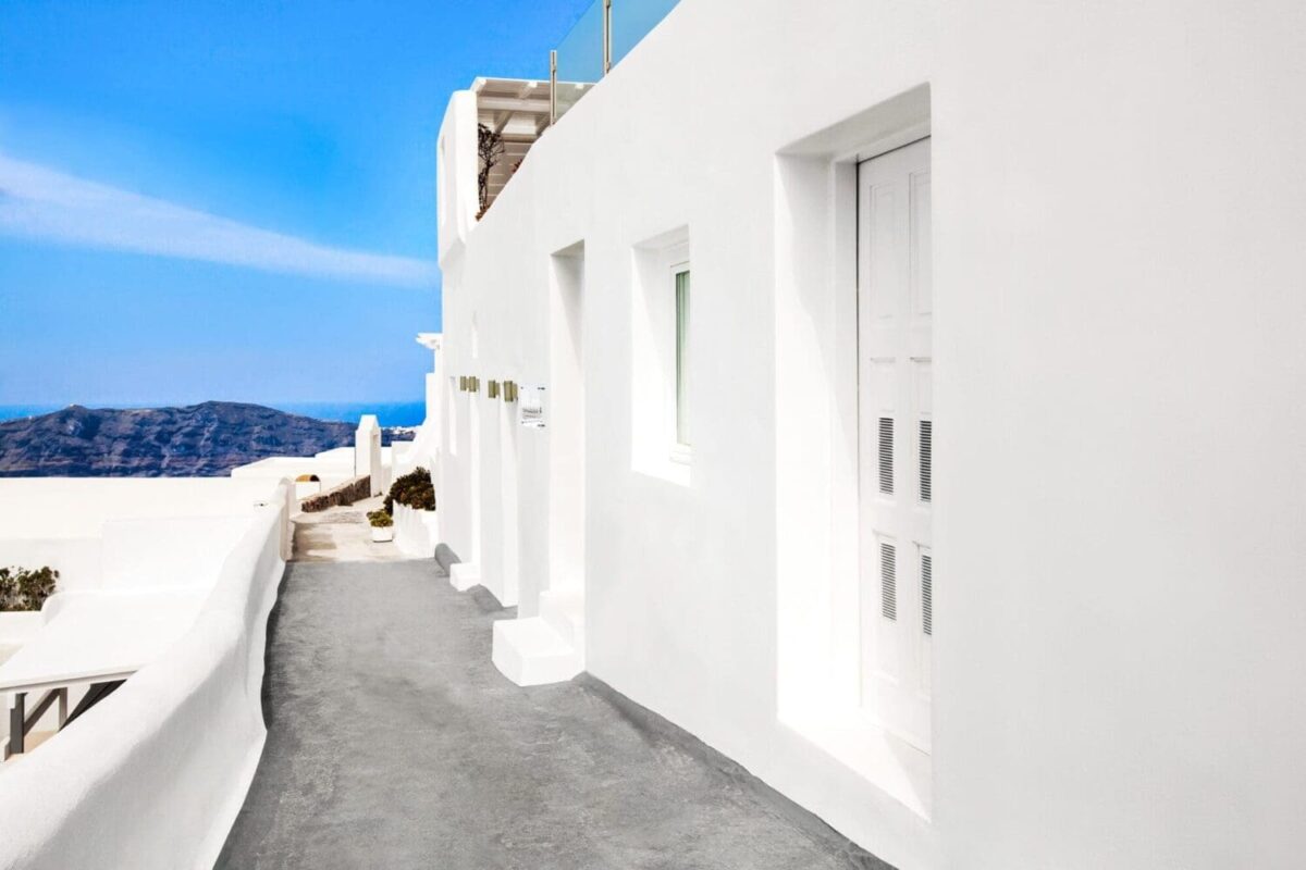 Honeymoon planning, Villa Erossea