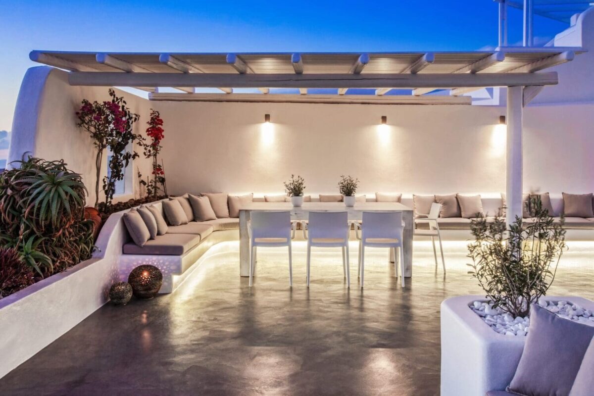 Honeymoon planning, Villa Erossea