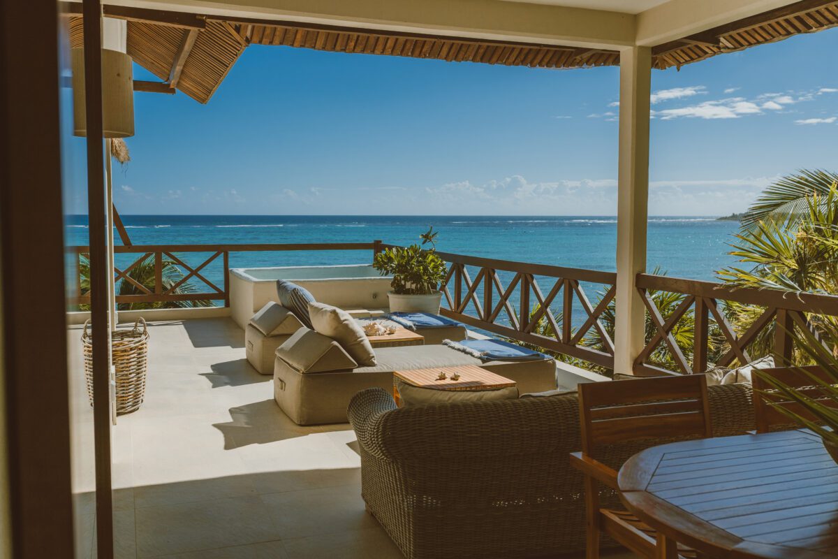 Jashita Hotel Tulum balcony with ocean view, perfect for a Tulum wedding venue.