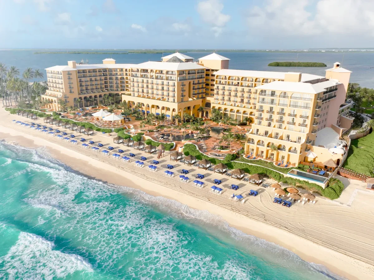 Kempinski Hotel Cancún, a luxury destination wedding resort on a beautiful beach