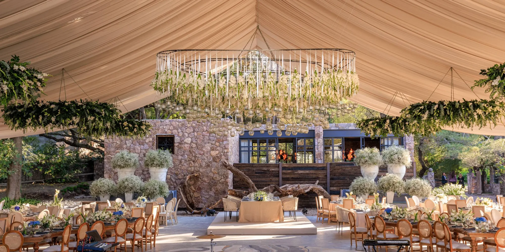 Elegant outdoor wedding reception at Agua Bendita, Mexico. Dream wedding decor.