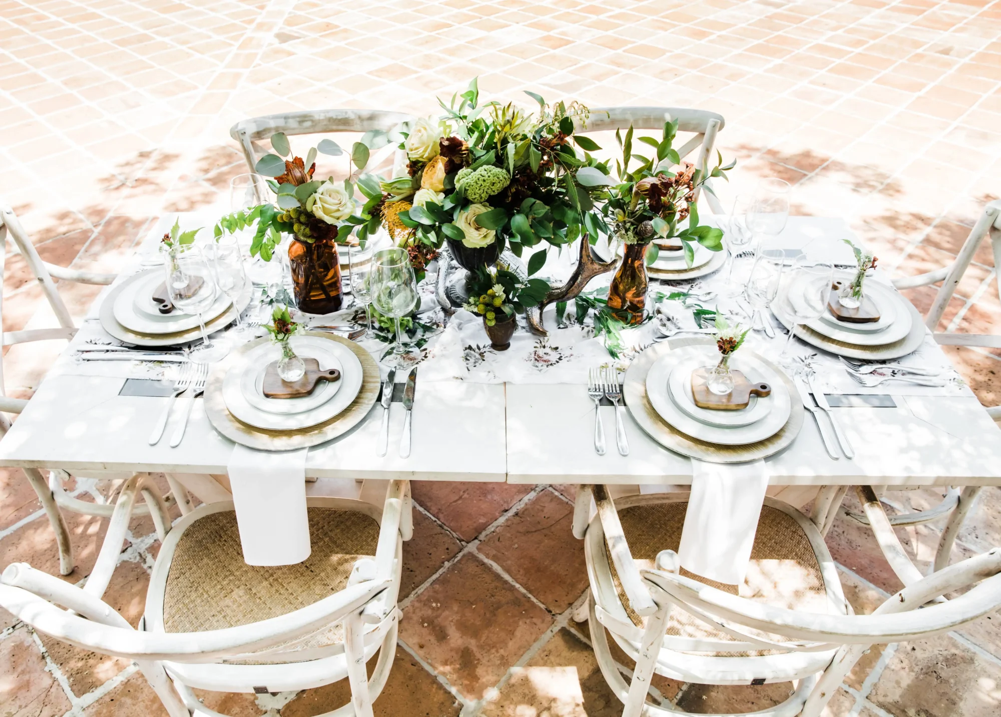 Elegant outdoor wedding table setting at Boutique Hotel Casa Hemingway in the Dominican Republic.