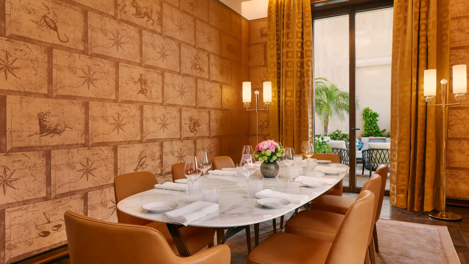 Elegant dining room at the Bvlgari Hotel Roma, perfect for weddings.