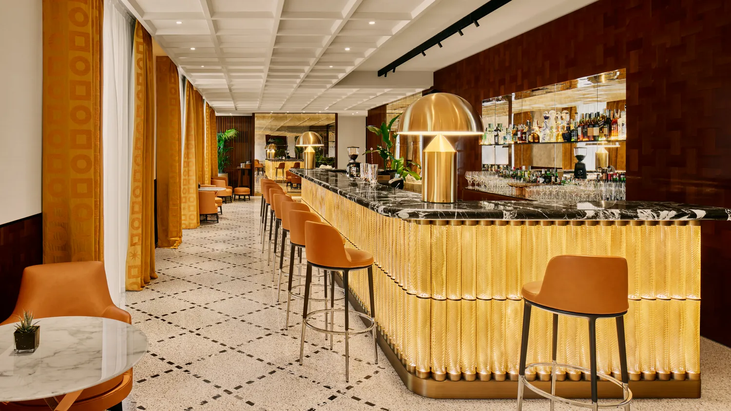 Elegant bar at the Bvlgari Hotel Roma, perfect for wedding receptions.