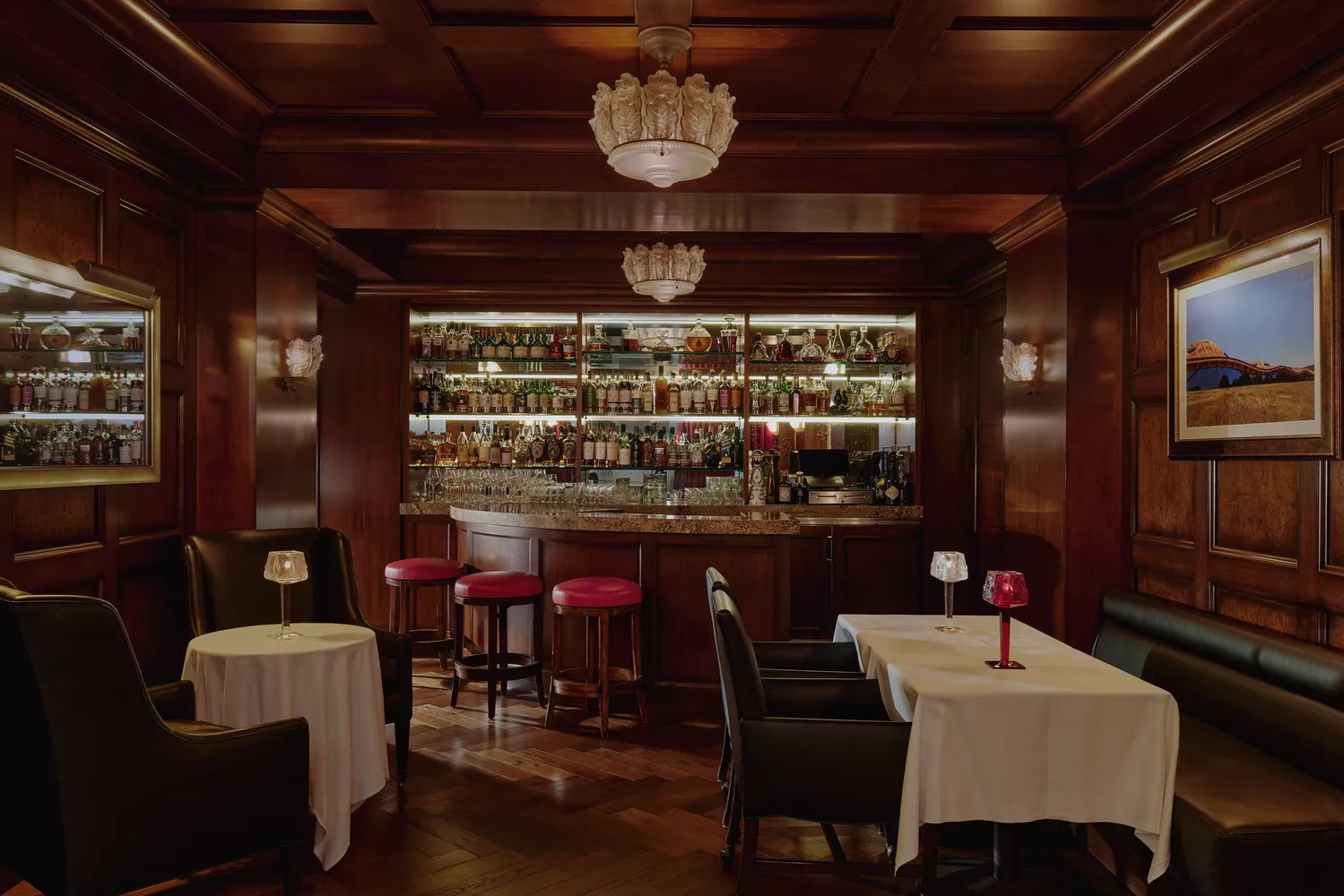 Luxurious bar at the Maybourne Beverly Hills, a stunning Beverly Hills wedding venue.